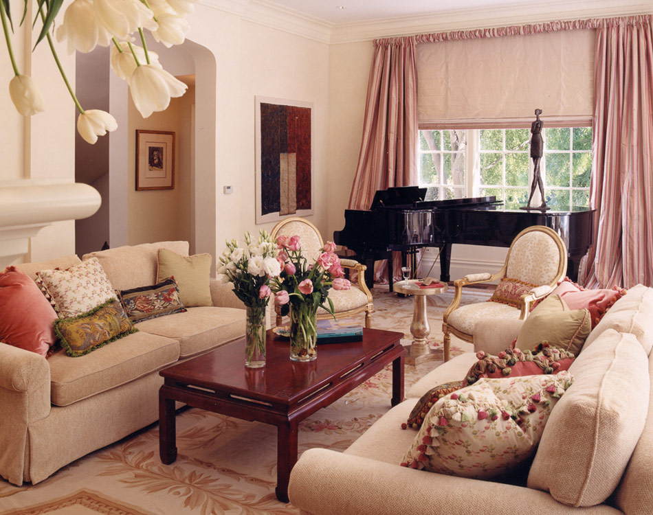 living-room-piano-broadway
